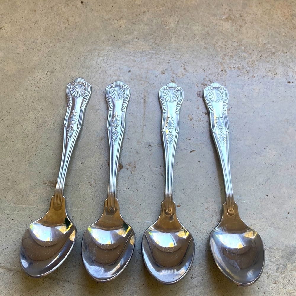 Four Oneida stainless baby Spoons Set